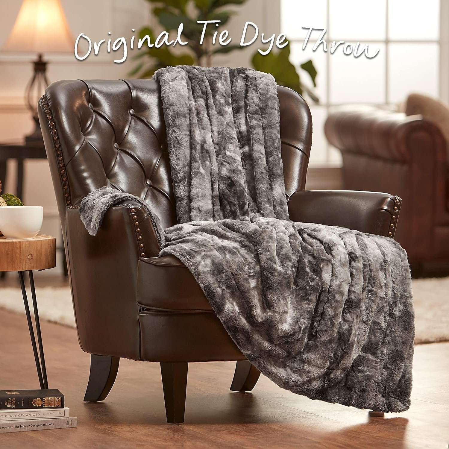 Chanasya Premium Wolf faux fur throw blanket in gray with realistic wolf pattern design